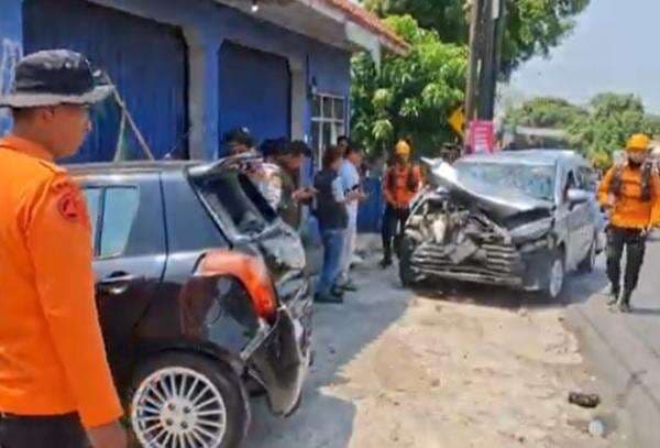 Kecelakaan Maut Truk Tronton Tabrak 5 Kendaraan di Subang, 3 Tewas 5 Luka Berat Kecelakaan Maut Truk Tronton Tabrak 5 Kendaraan di Subang, 3 Tewas 5 Luka Berat