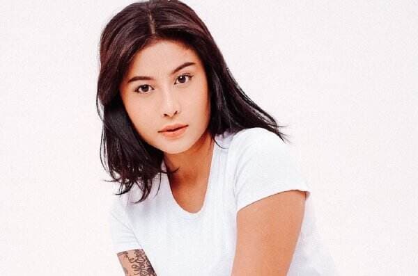 9 Artis Indonesia Pilih Tinggal di Luar Negeri, Awkarin hingga Enzy Storia 9 Artis Indonesia Pilih Tinggal di Luar Negeri, Awkarin hingga Enzy Storia