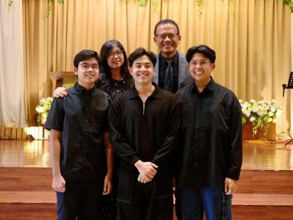 Kesedihan Mendalam Jerome Polin usai Ayah Tercinta Meninggal Dunia: Kenapa Secepat Ini Kesedihan Mendalam Jerome Polin usai Ayah Tercinta Meninggal Dunia: Kenapa Secepat Ini