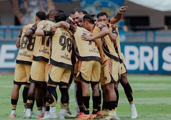 Hasil Persib Bandung vs Persija Jakarta di Super League 2025-2026: Bruno Tubarao Kartu Merah, Macan Kemayoran Tinggal 10 Orang! Hasil Persib Bandung vs Persija Jakarta di Super League 2025-2026: Bruno Tubarao Kartu Merah, Macan Kemayoran Tinggal 10 Orang!