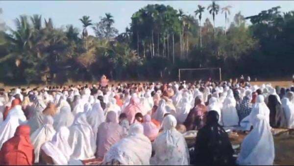 Warga Mapat Tunggul Gelar Sholat Istisqa, Harapkan Hujan Segera Turun Warga Mapat Tunggul Gelar Sholat Istisqa, Harapkan Hujan Segera Turun