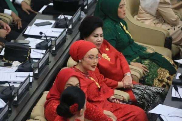 Anggota DPR Selly Gantina Desak Pengusutan Tuntas Dugaan Pelecehan di Cirebon Anggota DPR Selly Gantina Desak Pengusutan Tuntas Dugaan Pelecehan di Cirebon