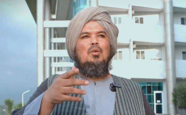 Ustadz Derry Sulaiman Syok Ammar Zoni Terlibat Peredaran Narkoba di Rutan: Semoga Dapat Hidayah Ustadz Derry Sulaiman Syok Ammar Zoni Terlibat Peredaran Narkoba di Rutan: Semoga Dapat Hidayah