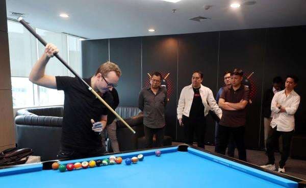Florian Kohler Ingin Bawa Kejuaraan Dunia Trickshot ke Indonesia! Pencinta Biliar Siap-Siap Florian Kohler Ingin Bawa Kejuaraan Dunia Trickshot ke Indonesia! Pencinta Biliar Siap-Siap
