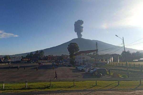 Gunung Marapi Erupsi Hari Ini, Status Masih Level II Waspada Gunung Marapi Erupsi Hari Ini, Status Masih Level II Waspada