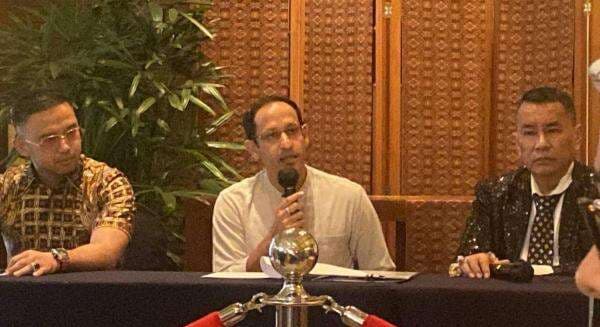 Breaking News! Nadiem Buka Suara soal Dugaan Korupsi Chromebook Breaking News! Nadiem Buka Suara soal Dugaan Korupsi Chromebook