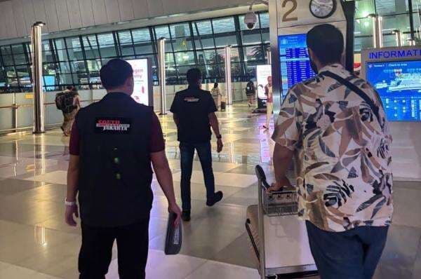 WNA Buat Onar di Hotel Kawasan Kalibata, Dideportasi Imigrasi Jaksel ke Suriah WNA Buat Onar di Hotel Kawasan Kalibata, Dideportasi Imigrasi Jaksel ke Suriah