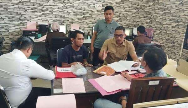 Berkas Lengkap, Tersangka Pembunuhan Sadis di Paberiwai Diserahkan ke Kejaksaan Negeri Sumba Timur Berkas Lengkap, Tersangka Pembunuhan Sadis di Paberiwai Diserahkan ke Kejaksaan Negeri Sumba Timur