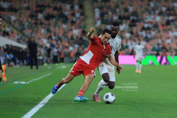 Patrick Kluivert Puji Miliano Jonathans, Sinyal Kuat Jadi Starter Lawan Irak Patrick Kluivert Puji Miliano Jonathans, Sinyal Kuat Jadi Starter Lawan Irak