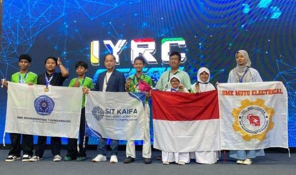 Duta SIT KAIFA Harumkan Nama Indonesia di Ajang Internasional ASEAN Youth Robotic Competition 2025 Duta SIT KAIFA Harumkan Nama Indonesia di Ajang Internasional ASEAN Youth Robotic Competition 2025