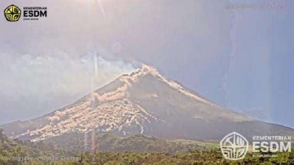 Gunung Merapi Kembali Luncurkan Awan Panas 2 Kilometer, Status Siaga Gunung Merapi Kembali Luncurkan Awan Panas 2 Kilometer, Status Siaga
