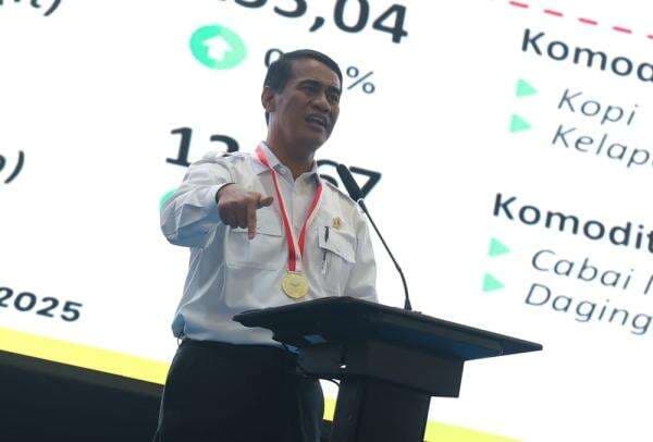 Amran Perintahkan Dirjen Telepon Distributor Pupuk yang Persulit Petani: Cabut Izinnya! Amran Perintahkan Dirjen Telepon Distributor Pupuk yang Persulit Petani: Cabut Izinnya!