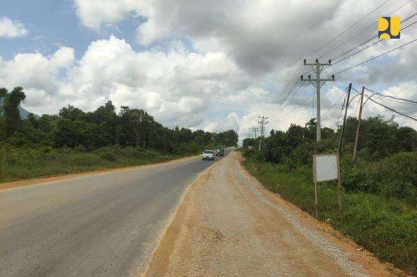 Kementerian PU Kucurkan Rp13,08 Miliar untuk Perbaikan Jalan di Kabupaten Sintang Kementerian PU Kucurkan Rp13,08 Miliar untuk Perbaikan Jalan di Kabupaten Sintang