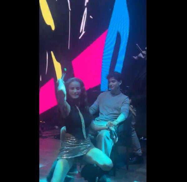 Olla Ramlan Pacaran dengan Brondong Seusia Anaknya, Netizen: Child Grooming Olla Ramlan Pacaran dengan Brondong Seusia Anaknya, Netizen: Child Grooming