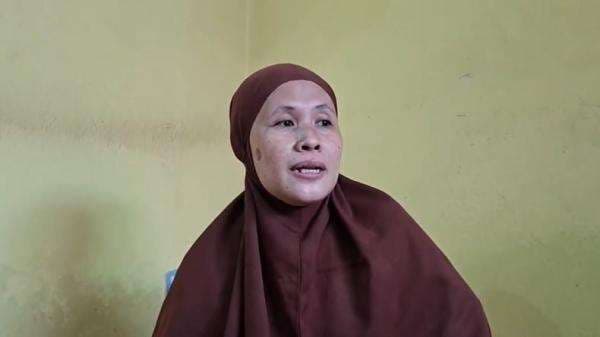 Driver Taksi Online Ditemukan Tewas di Pinggir Tol Jagorawi, Istri Korban Harap Pelaku Ditangkap Driver Taksi Online Ditemukan Tewas di Pinggir Tol Jagorawi, Istri Korban Harap Pelaku Ditangkap