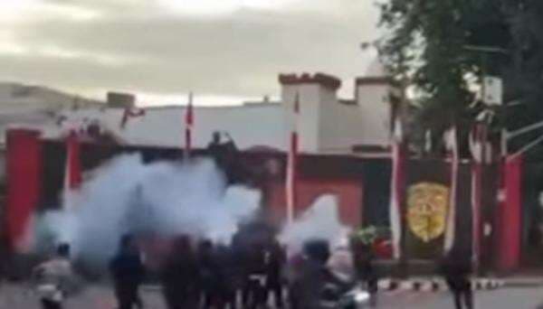 Massa Datangi Mako Brimob Kelapa Dua Depok Pagi Ini, Situasi Memanas Massa Datangi Mako Brimob Kelapa Dua Depok Pagi Ini, Situasi Memanas