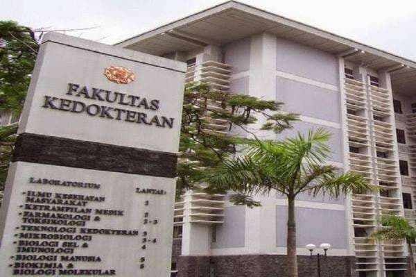 4 Universitas dengan Fakultas Kedokteran Terbaik di Pulau Jawa, Ada Kampus Idolamu? 4 Universitas dengan Fakultas Kedokteran Terbaik di Pulau Jawa, Ada Kampus Idolamu?