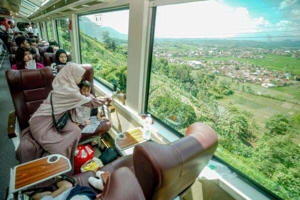 Pariwisata Jabar Maret 2025: Wisman Melonjak, Wisnus dan Okupansi Hotel Melemah Pariwisata Jabar Maret 2025: Wisman Melonjak, Wisnus dan Okupansi Hotel Melemah