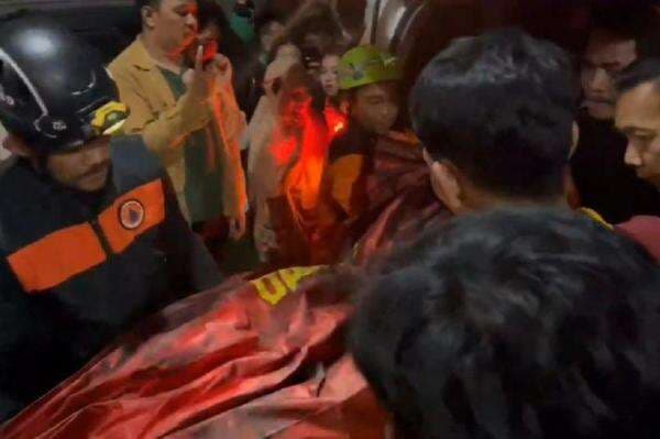 Identitas 8 Korban Gedung DPRD Makassar Dibakar Massa saat Demo, 3 Orang Tewas Identitas 8 Korban Gedung DPRD Makassar Dibakar Massa saat Demo, 3 Orang Tewas