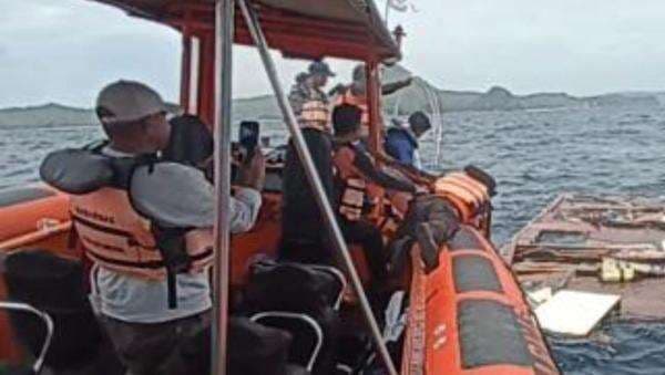 Kapal Wisata Bawa 6 Turis Spanyol Tenggelam di Labuan Bajo, Satu Keluarga Hilang Kapal Wisata Bawa 6 Turis Spanyol Tenggelam di Labuan Bajo, Satu Keluarga Hilang