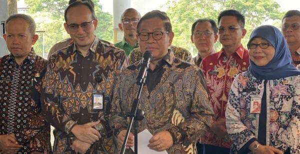 Jelang Nataru, Pramono Lepas 15 Ton Sembako ke Pulau Seribu Jelang Nataru, Pramono Lepas 15 Ton Sembako ke Pulau Seribu