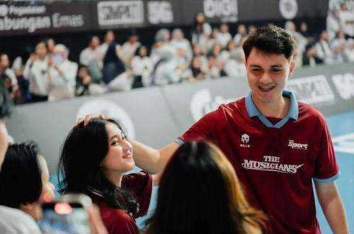 Nyoman Paul dan Keisya Levronka Go Public, Tak Segan Pamer Momen Mesra di Media Sosial Nyoman Paul dan Keisya Levronka Go Public, Tak Segan Pamer Momen Mesra di Media Sosial