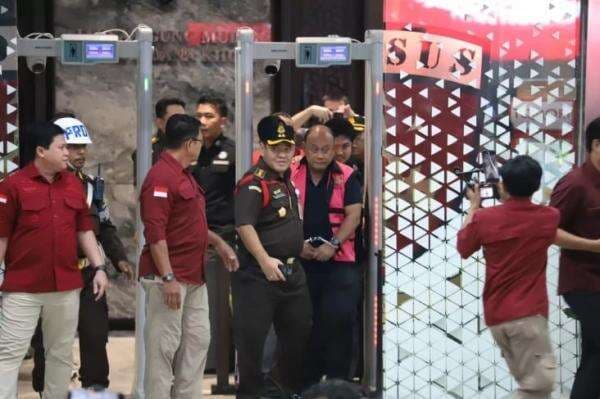Misteri Garasi Dadan Hindayana: Setengah Abad Usianya, Modis dan Estetik Mobilnya Misteri Garasi Dadan Hindayana: Setengah Abad Usianya, Modis dan Estetik Mobilnya