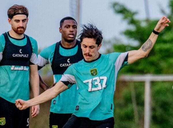 Persebaya Surabaya vs Persija Jakarta: Eduardo Perez Siapkan Taktik Terbaik demi Tiga Poin Persebaya Surabaya vs Persija Jakarta: Eduardo Perez Siapkan Taktik Terbaik demi Tiga Poin