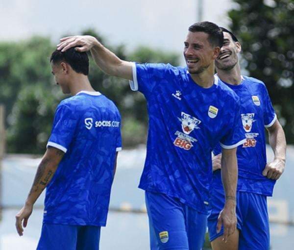 Thom Haye dan Rafael Struick Sempat Diisukan ke Persija Jakarta, Begini Penjelasan Bambang Pamungkas Thom Haye dan Rafael Struick Sempat Diisukan ke Persija Jakarta, Begini Penjelasan Bambang Pamungkas