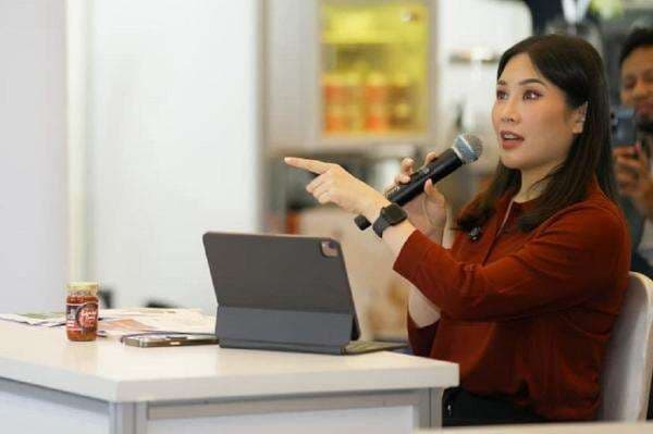 Angela Tanoesoedibjo: Kolaborasi Multipihak Kunci Majukan UMKM Desa Angela Tanoesoedibjo: Kolaborasi Multipihak Kunci Majukan UMKM Desa