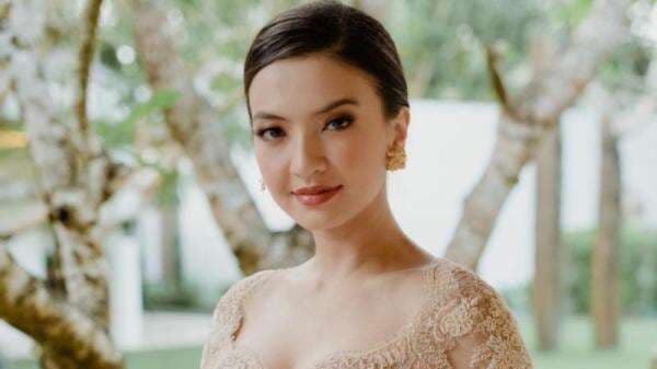 Mengejutkan! Raline Shah Pernah Kena Bell's Palsy, Sembuh dengan Meditasi dan Akupunktur Mengejutkan! Raline Shah Pernah Kena Bell's Palsy, Sembuh dengan Meditasi dan Akupunktur