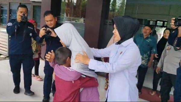Bocah SD di Cilegon Diculik Lalu Dipaksa Mengemis, Akhirnya Ditemukan di Pekanbaru Bocah SD di Cilegon Diculik Lalu Dipaksa Mengemis, Akhirnya Ditemukan di Pekanbaru
