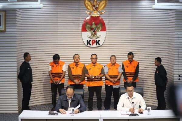 KPK Duga Bupati Lampung Tengah Ardito Wijaya Terima Suap Rp5,75 Miliar KPK Duga Bupati Lampung Tengah Ardito Wijaya Terima Suap Rp5,75 Miliar