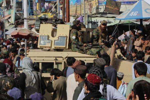 Perang Tewaskan Puluhan Orang, Pakistan-Afghanistan Sepakati Gencatan Senjata 48 Jam Perang Tewaskan Puluhan Orang, Pakistan-Afghanistan Sepakati Gencatan Senjata 48 Jam