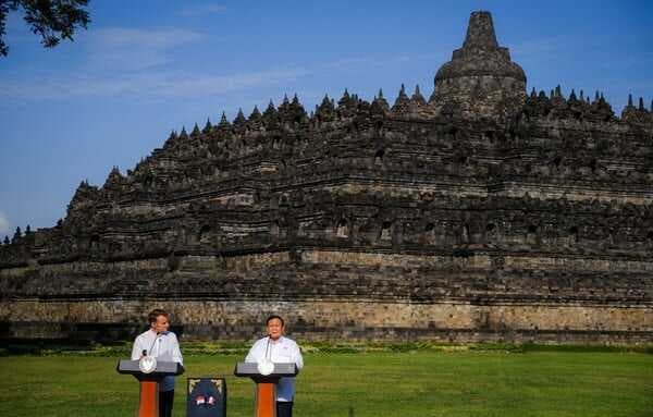 Macron Kunjungi Candi Borobudur, Indonesia–Prancis Sepakati Kolaborasi Budaya dan Pariwisata Macron Kunjungi Candi Borobudur, Indonesia–Prancis Sepakati Kolaborasi Budaya dan Pariwisata