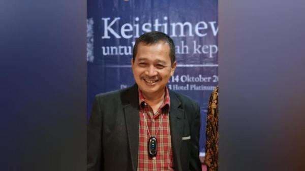 Hadi Sucipto Diberhentikan dengan Hormat Setelah 27 Tahun Mengabdi di Bank Sumut Hadi Sucipto Diberhentikan dengan Hormat Setelah 27 Tahun Mengabdi di Bank Sumut