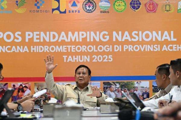 Prabowo Pimpin Rapat Bahas Bencana hingga Larut Malam: Saya Monitor Terus Prabowo Pimpin Rapat Bahas Bencana hingga Larut Malam: Saya Monitor Terus