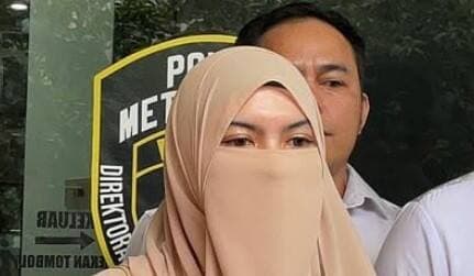 Belum Resmi Cerai Wardatina Mawa Dikabarkan Dilamar Pria asal Turki, Begini Responsnya Belum Resmi Cerai Wardatina Mawa Dikabarkan Dilamar Pria asal Turki, Begini Responsnya
