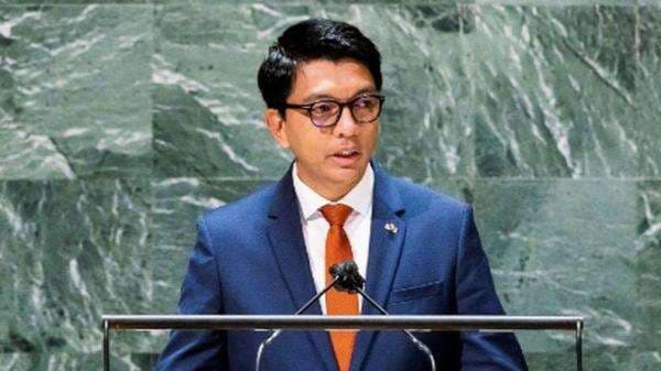 Dikudeta, Presiden Madagaskar Andry Rajoeline Kabur ke Luar Negeri Dikudeta, Presiden Madagaskar Andry Rajoeline Kabur ke Luar Negeri