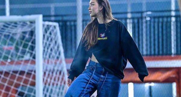 4 Potret Cantik Sarah Hilgers Kakak dari Mees Hilgers, Ramah kepada Fans Timnas Indonesia 4 Potret Cantik Sarah Hilgers Kakak dari Mees Hilgers, Ramah kepada Fans Timnas Indonesia