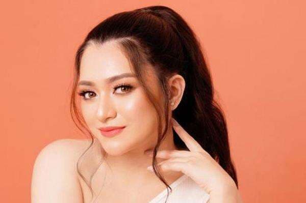 4 Respon Nathalie Holscher Usai Ditegur Bupati Gegara Nge-DJ di Sidrap, Berujung Diajak Promosi Pariwisata 4 Respon Nathalie Holscher Usai Ditegur Bupati Gegara Nge-DJ di Sidrap, Berujung Diajak Promosi Pariwisata