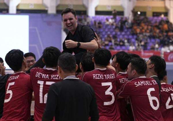 Ungkapan Emosional Hector Souto Usai Timnas Futsal Indonesia Ukir Sejarah Emas SEA Games 2025 Ungkapan Emosional Hector Souto Usai Timnas Futsal Indonesia Ukir Sejarah Emas SEA Games 2025