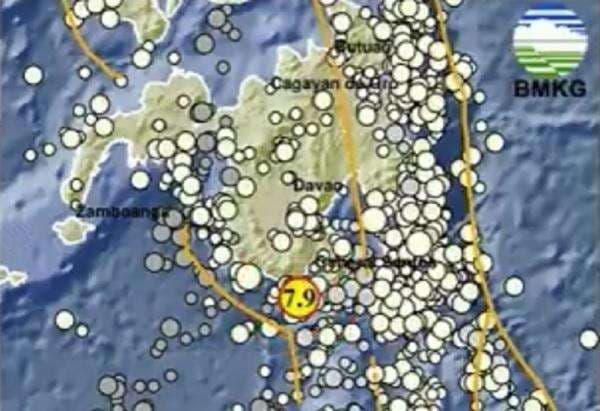 Breaking News: Gempa Besar Magnitudo 7,9 Guncang Sangihe Sulut Breaking News: Gempa Besar Magnitudo 7,9 Guncang Sangihe Sulut