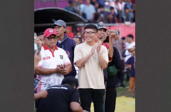 Mantan Pemain VfB Stuttgart Maju Jadi Ketum PSSI Sulawesi Barat, Didukung Banyak Pesepakbola Nasional Mantan Pemain VfB Stuttgart Maju Jadi Ketum PSSI Sulawesi Barat, Didukung Banyak Pesepakbola Nasional