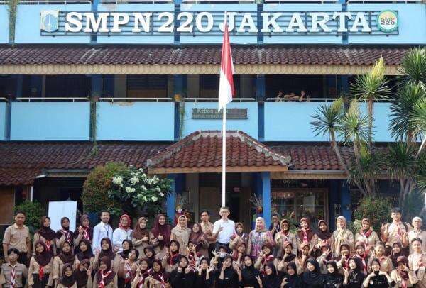 Pameran Seni di SMPN 220 Jakarta, Kolaborasi MNC Vision Networks dengan MNC Peduli Pameran Seni di SMPN 220 Jakarta, Kolaborasi MNC Vision Networks dengan MNC Peduli