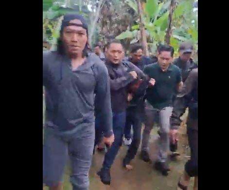 Pembunuh Prajurit TNI di Wonosobo Ditangkap saat Sembunyi di Rumah Kosong Pembunuh Prajurit TNI di Wonosobo Ditangkap saat Sembunyi di Rumah Kosong