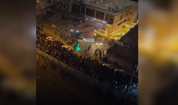 Iran Putus Akses Internet di Tengah Gelombang Protes Meletus Iran Putus Akses Internet di Tengah Gelombang Protes Meletus