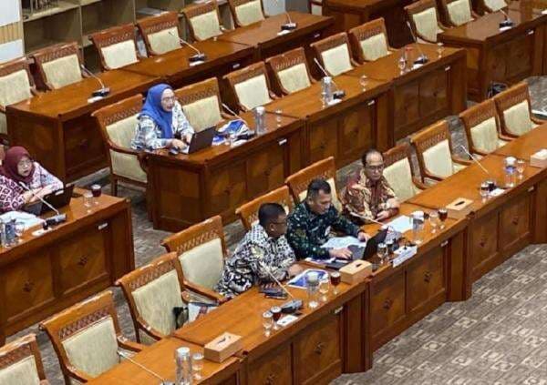 Pansel Serahkan 7 Nama Calon Anggota KY ke DPR, Ini Daftarnya Pansel Serahkan 7 Nama Calon Anggota KY ke DPR, Ini Daftarnya