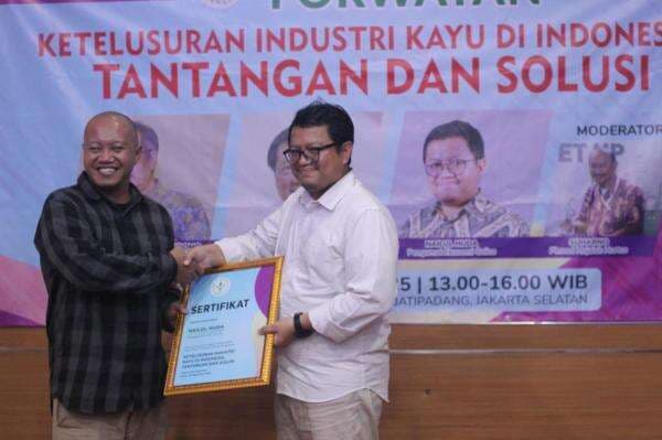 Industri Kehutanan Masuk Sunset Industry, Pakar Dorong Pembenahan Regulasi Industri Kehutanan Masuk Sunset Industry, Pakar Dorong Pembenahan Regulasi