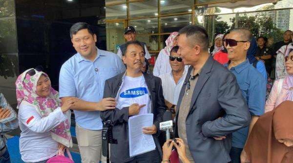 Bawa Bukti Baru, Roy Suryo Minta Kemendikdasmen Cabut SK Kelulusan Gibran Bawa Bukti Baru, Roy Suryo Minta Kemendikdasmen Cabut SK Kelulusan Gibran